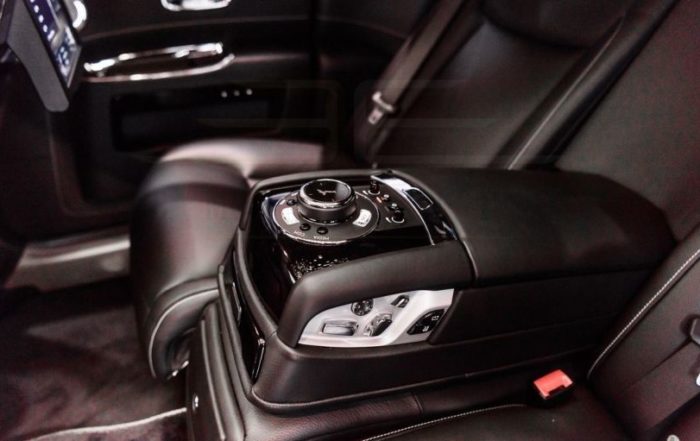 sport-car-rolls-royce-wraith-12681